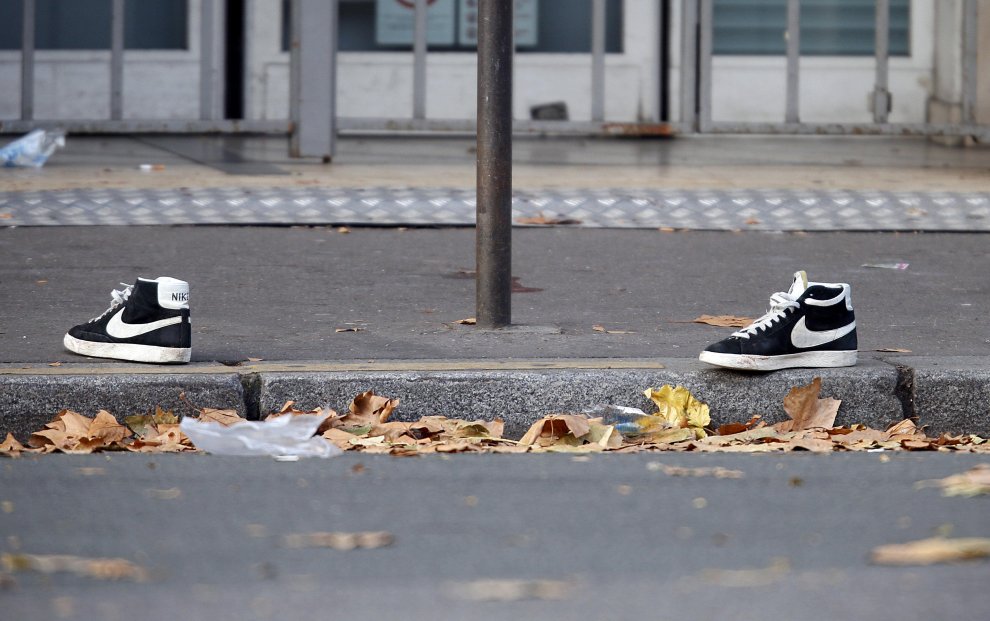 Parigi, il giorno dopo (foto Reuters)